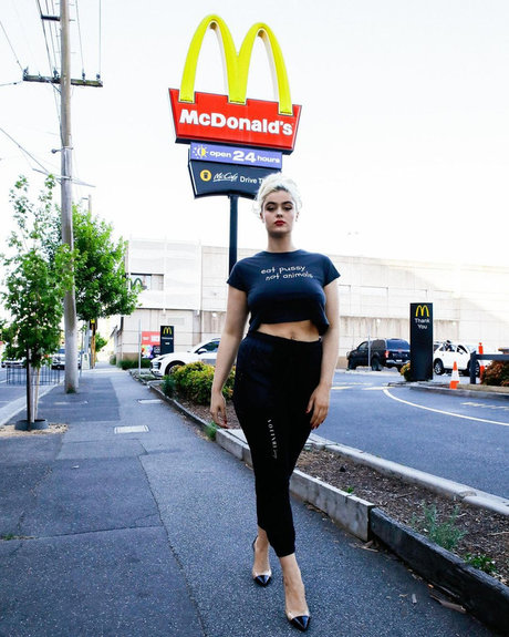 Stefania Ferrario schöne pornographische foto