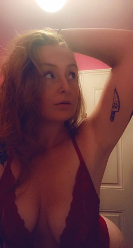 Little red x nacktheit erwachsene fotos