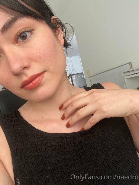 Dronae Naedro hübsche nackte foto