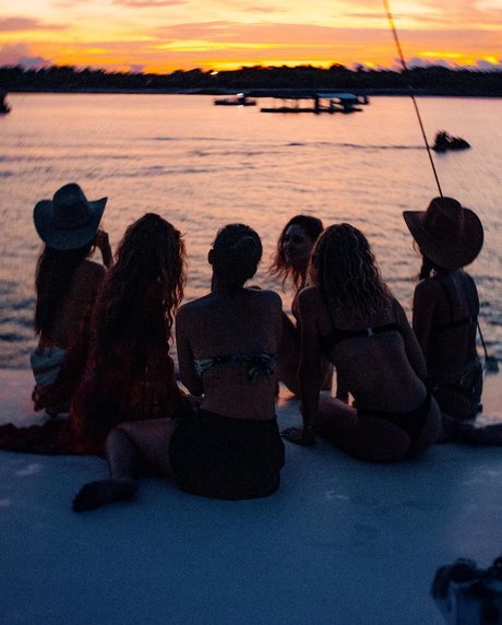 anfällige knochen-onlyfans nackt schöne archiv