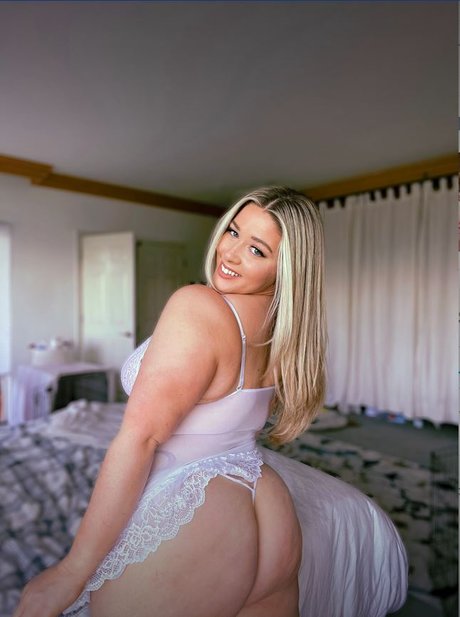 Ellana Bryan sexy pornostar galerie