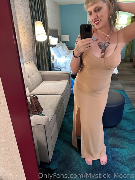 Mystick Moons_ nackt kostenlose archiv