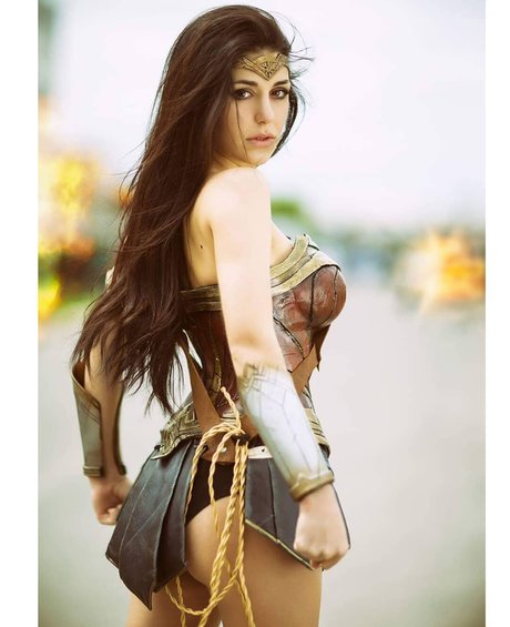 Ambra Pazzani exklusive nackte bilder