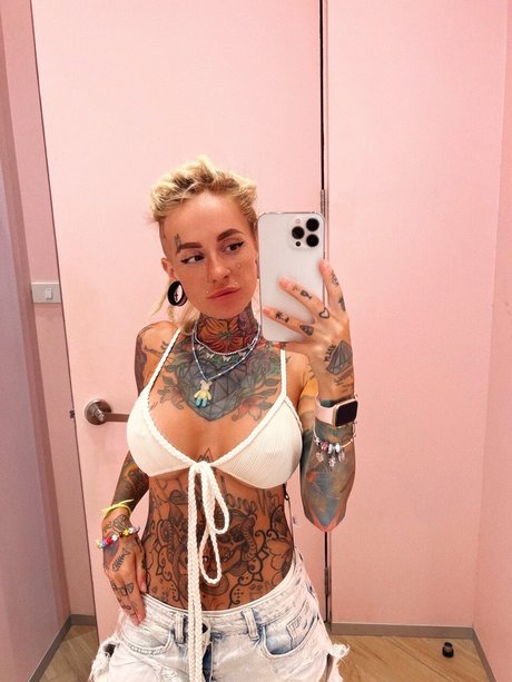 schwarze krankenschwester onlyfans nacktheit kunst bild