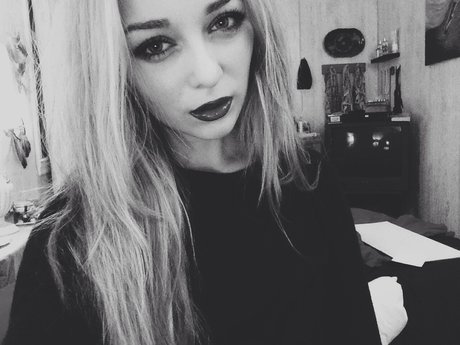 Elyse Summer porno nackt galerien