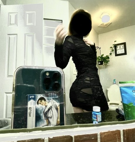 Initialelon sexy nacktheit fotos