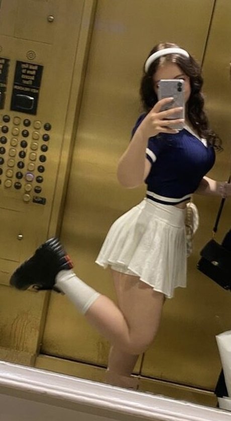 Melissa Mercer top erwachsene bilder