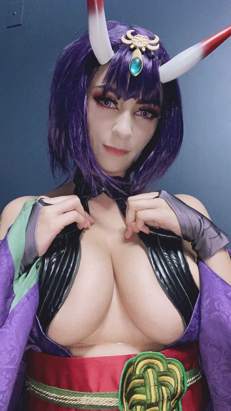 Plushiecos nacktheit pornographische bild