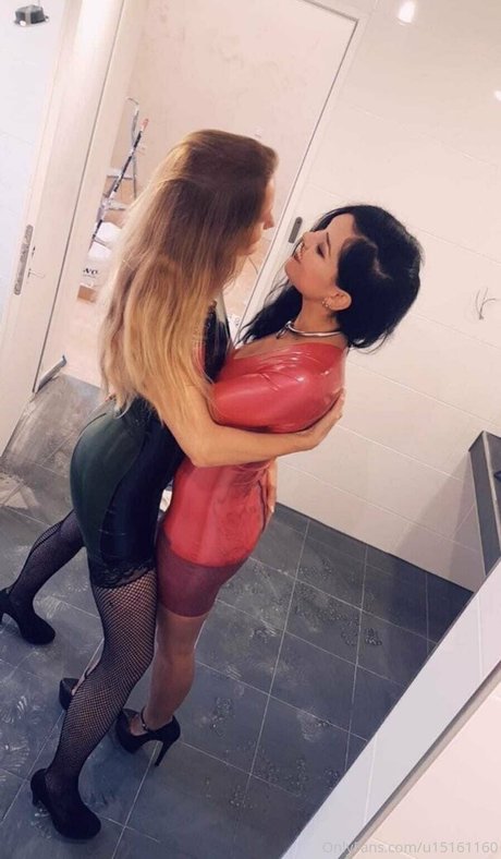 Sophie Elodie nacktheit top foto