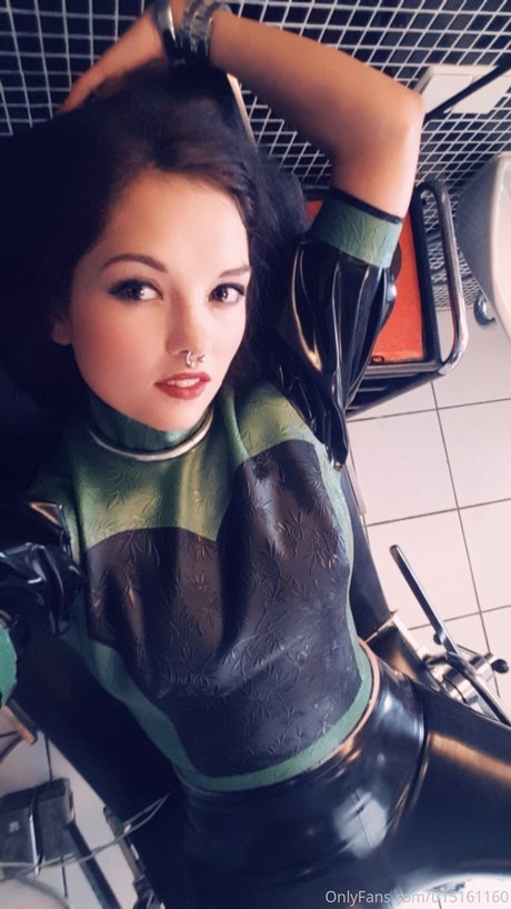 Sophie Elodie nacktheit akt archiv