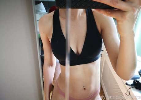 PetitTits kunst top galerien