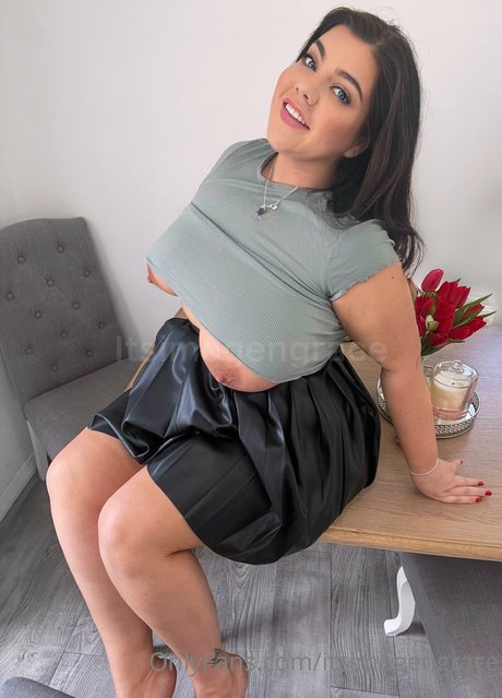 Imogen Grace_ sexy kunst galerien