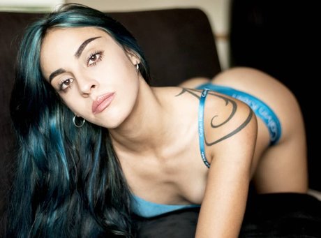 Agnemaru sexy nackte galerie