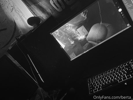 berta_ hübsche nackt bild