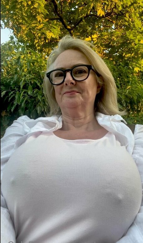 CourtesanAnna hd nackt foto