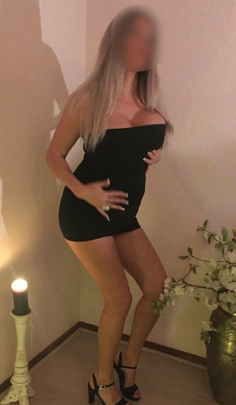 große latina-onlyfans heiße sexy bild