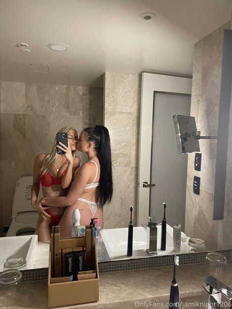 Lili Eastwood freie xxx bild