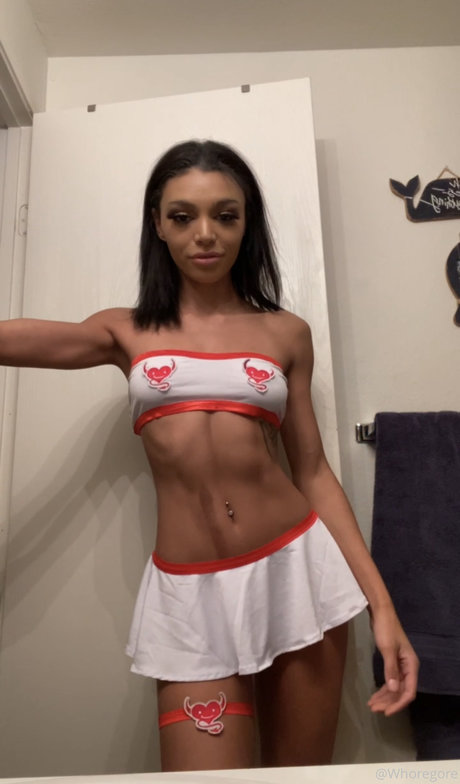 WhoreGore model kunst archiv