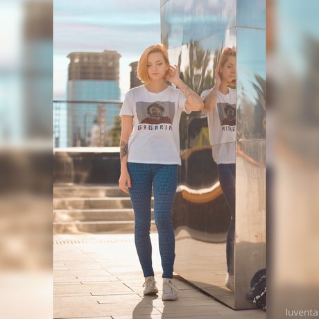 Luventa schauspielerin perfekte foto