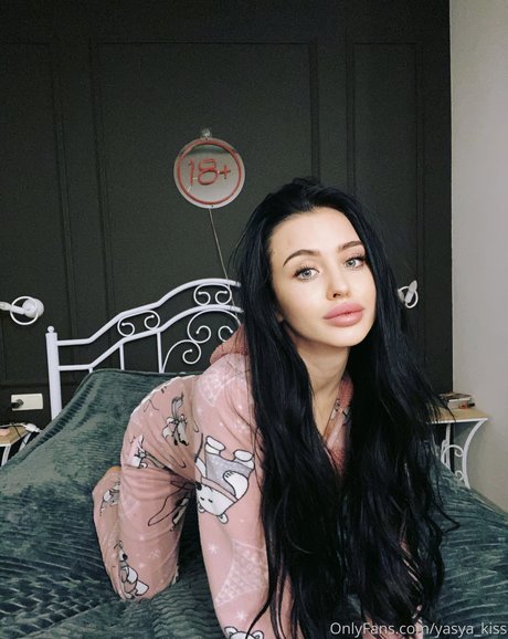 Yasya schauspielerin nacktheit foto