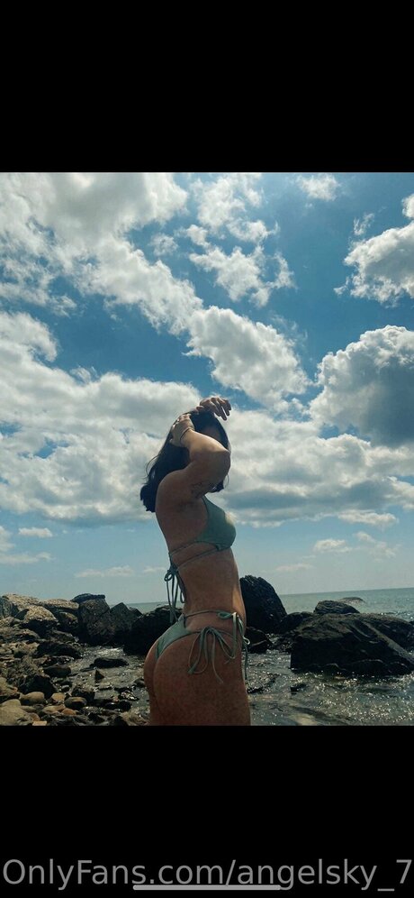 Angelsky 777 pornostar nette bild