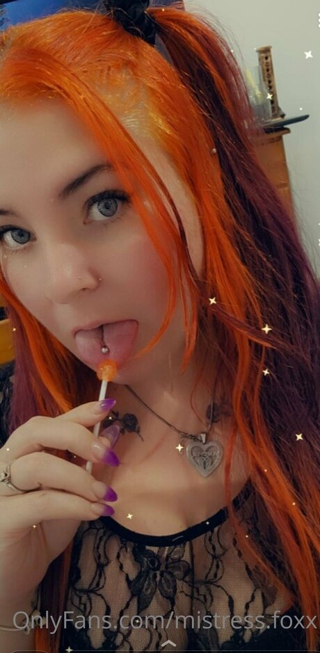 Mistress Foxx heiße nackt archiv