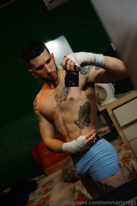 Tommartin995 pornostar nette bilder