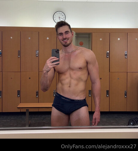 Alejandroxxx27 perfekte nackt bilder