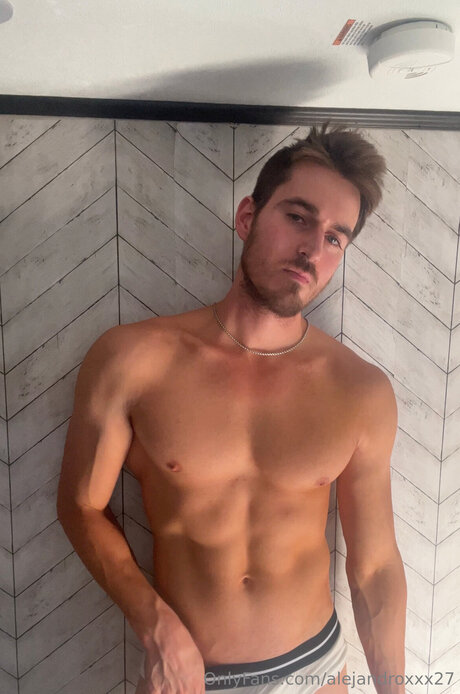 Alejandroxxx27 pornostar xxx bild