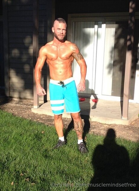 minikleid onlyfans top hübsche bild