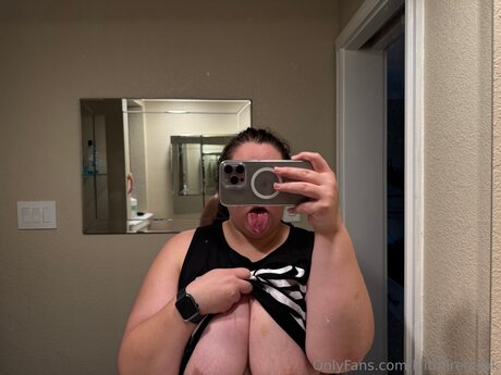 Lilithfirehawk nackt porno archiv