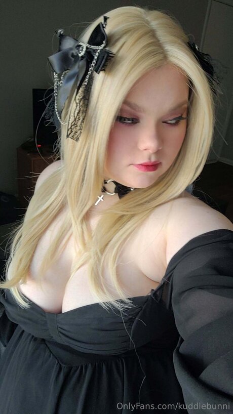 Kuddlebunni sexy nackte bilder