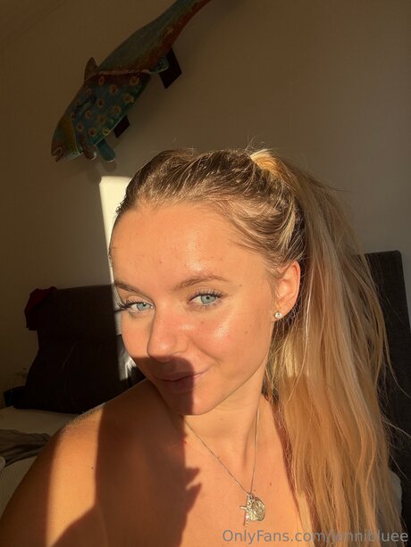 Jennibluee porno kunst fotos