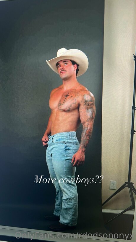 Rdodsononyx model akt archiv