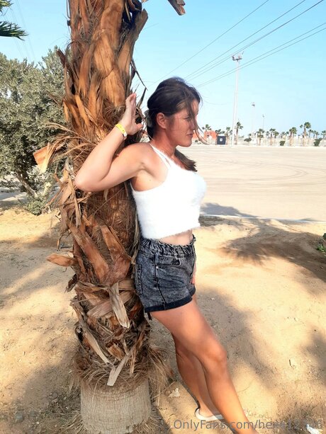 Hexe12346 top hd bild