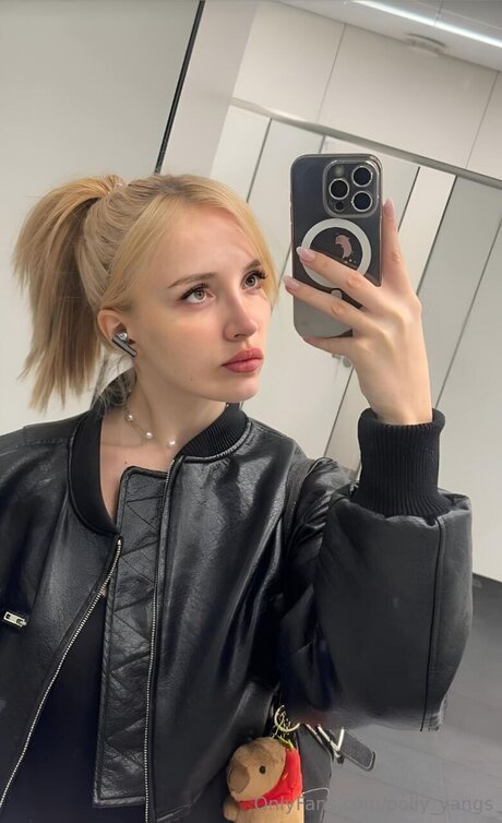 Polly Yangs nackt exklusive foto