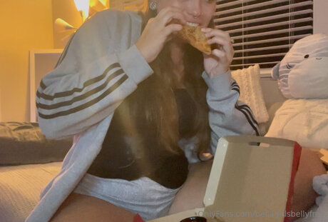 Bellagirlsbellyfree pornostar nackt bilder