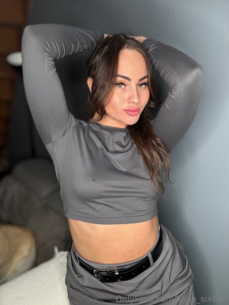 Linaa Six666 nackte archiv