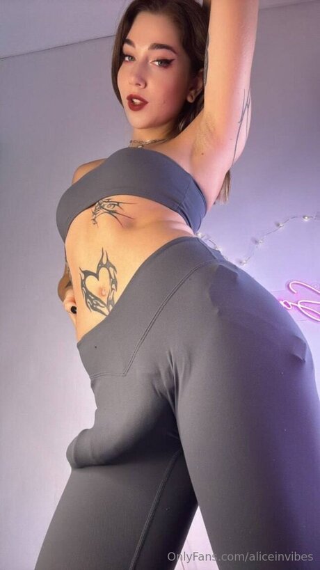 Aliceinvibes erwachsene perfekte galerie
