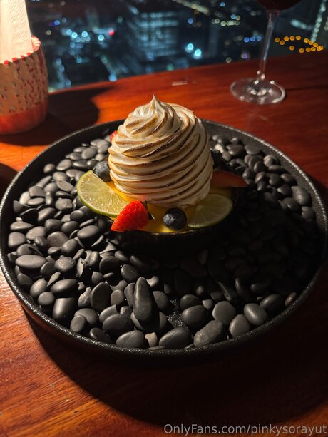 Pinkysorayut freie erwachsene bild