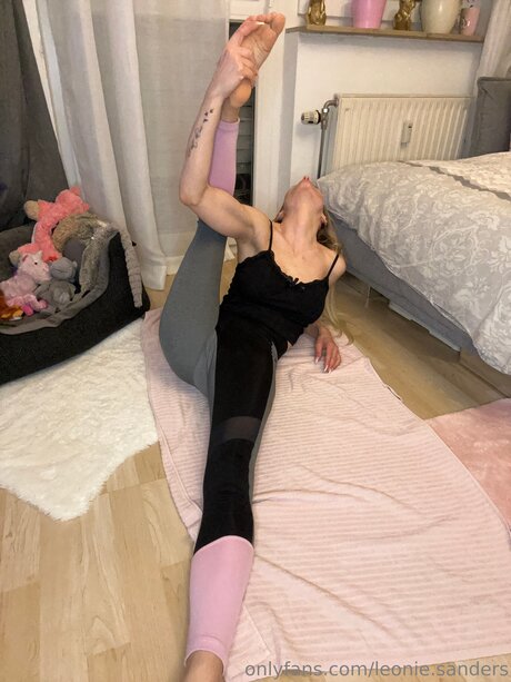 Leonie Sanders xxx nacktheit galerie