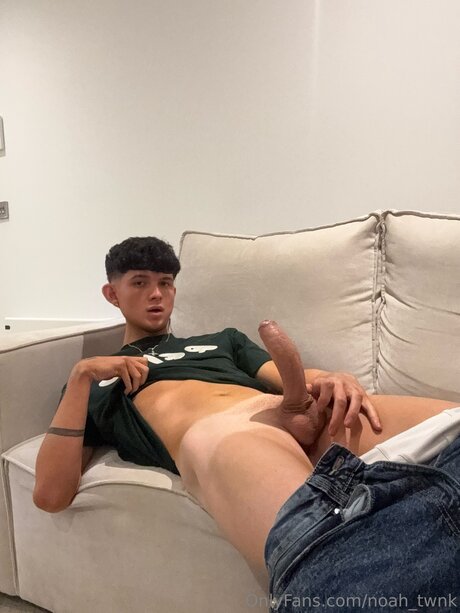 Noah Twnk erotische nette fotos