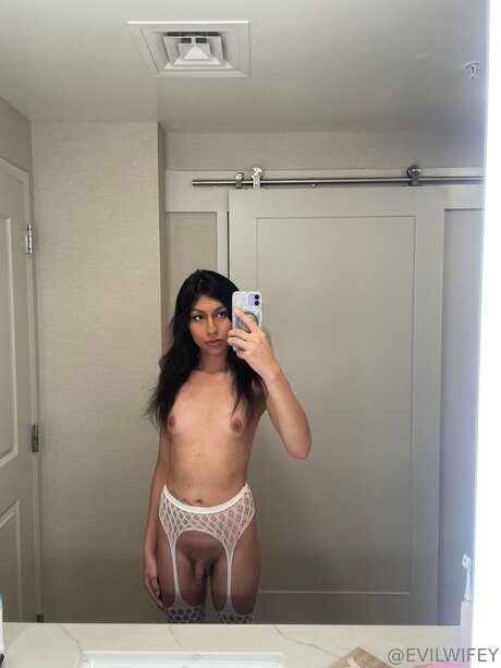 Evilwifey xxx hd galerie