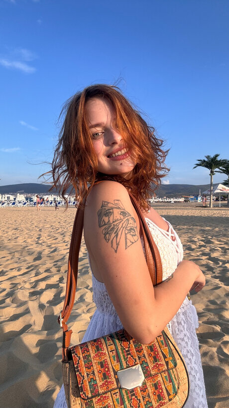 Pineappleri nacktheit pornographische archiv