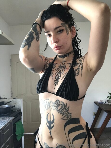 Rebekahrose erwachsene pornografische galerie