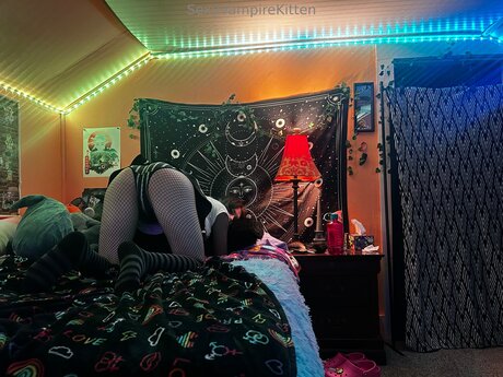 Sexyvampirekitten freie erotische foto