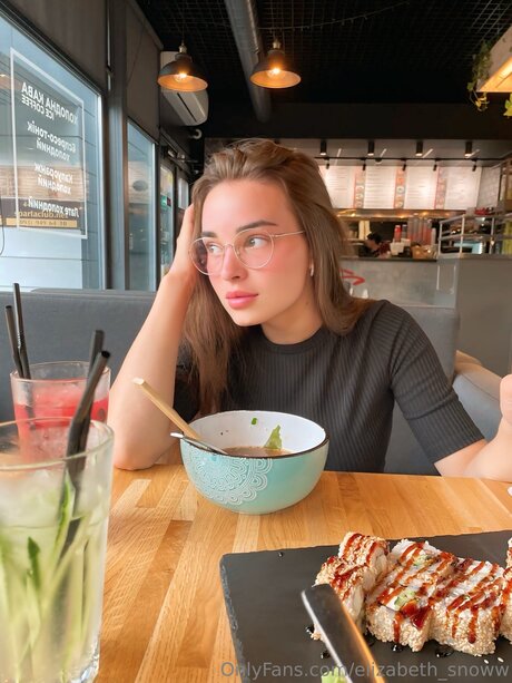 Elizabeth Dreamm kostenlose nackte bild