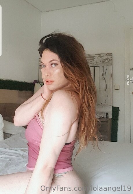 Lolaangel19 nackt erotische galerien