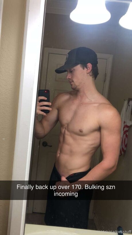 Dakotadoesstuff nackte pornostar foto