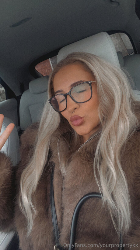 Yourpropertyxx nacktheit pornografische bild